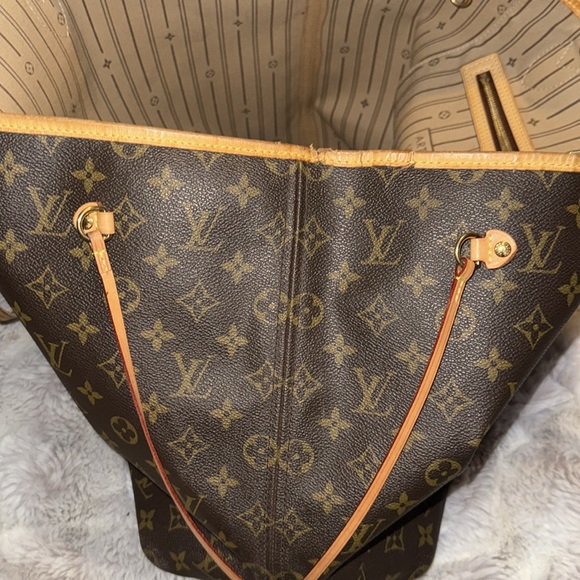 SOLD- Louis Vuitton Neverfull GM - Picture 13 of 16